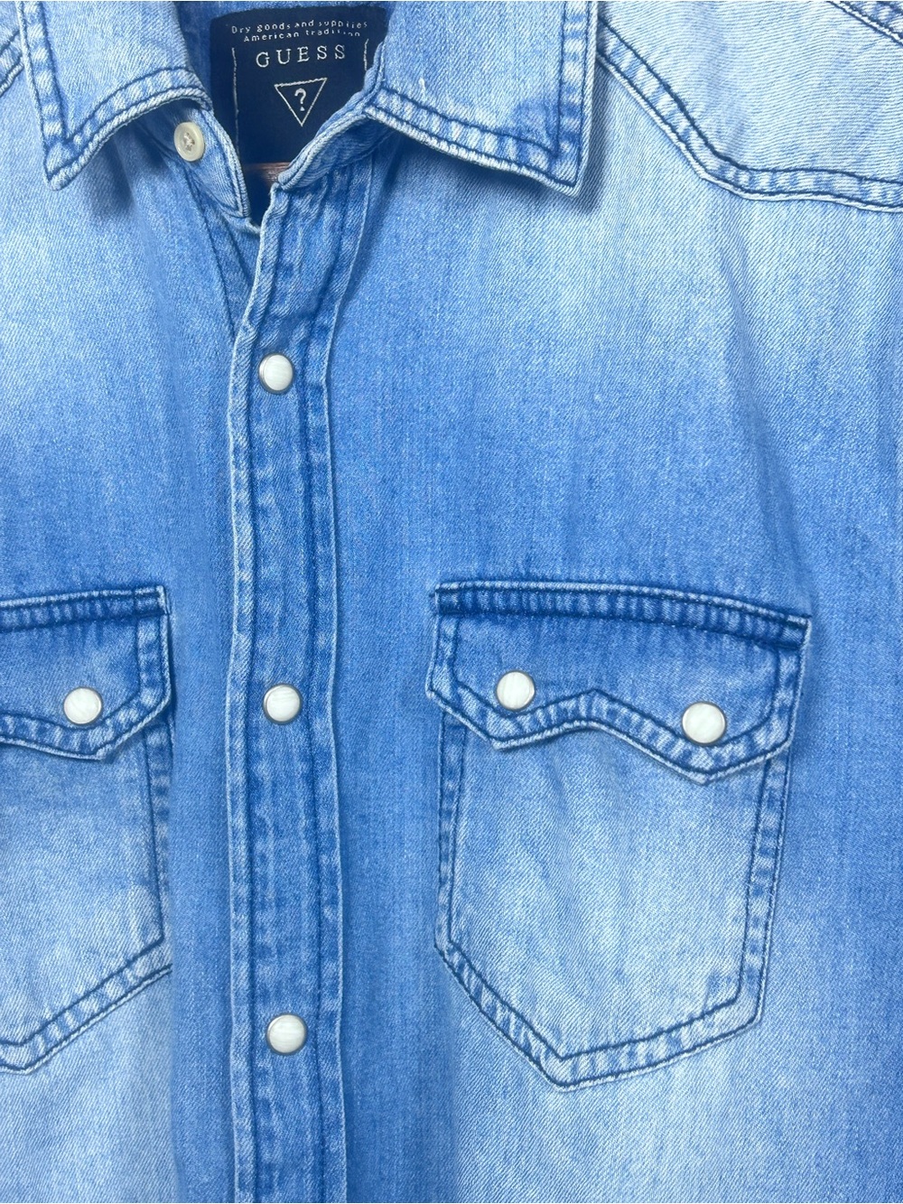 GUESS Women's M Denim Western Pearl Snap Shirt 100% Cotton Cowboy Light Wash